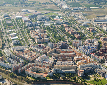 Fotografia aèrea de la Universitat Jaume I i del barri Raval Universitari tancament-campus campus1